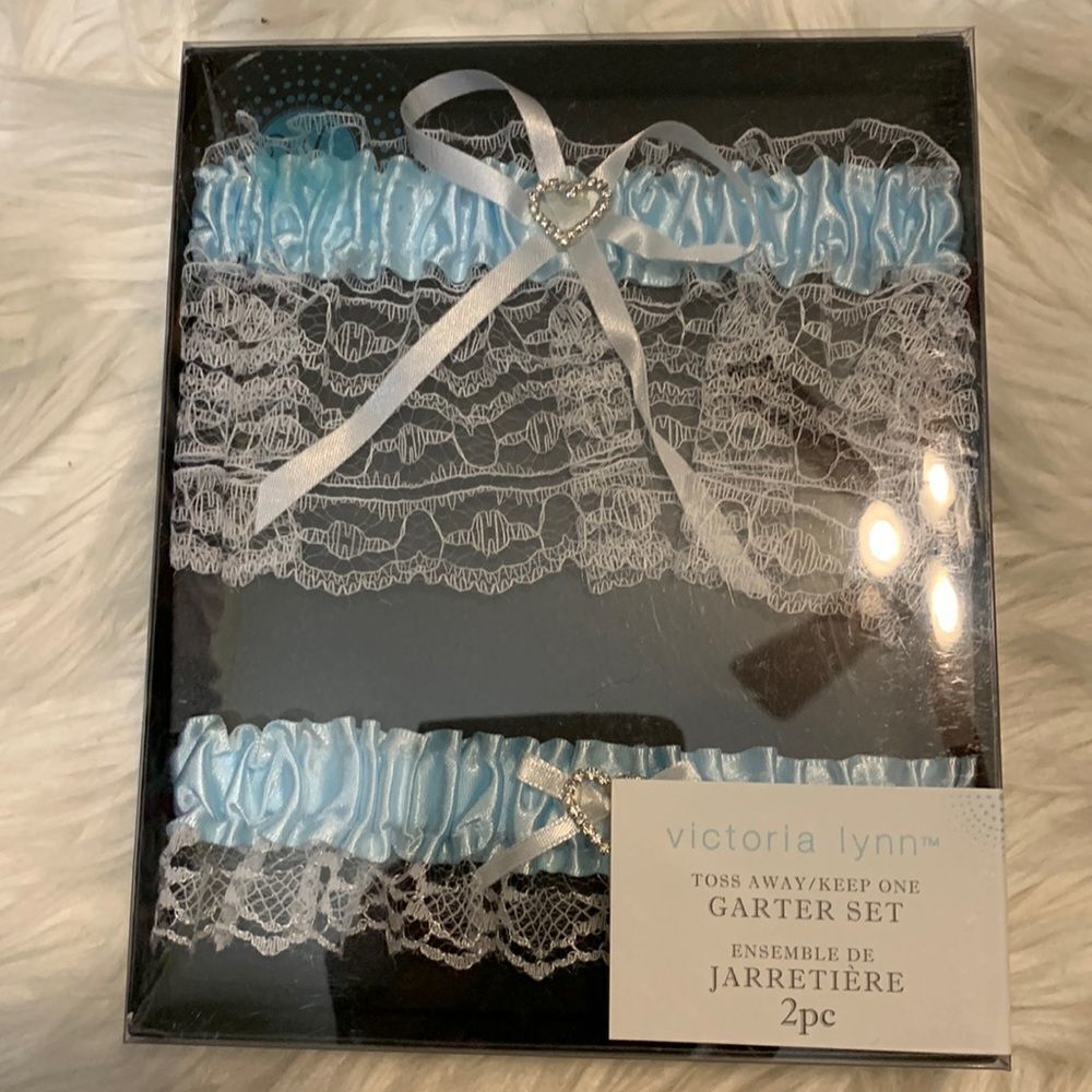 Victoria Lynn toss away/keep one garter set